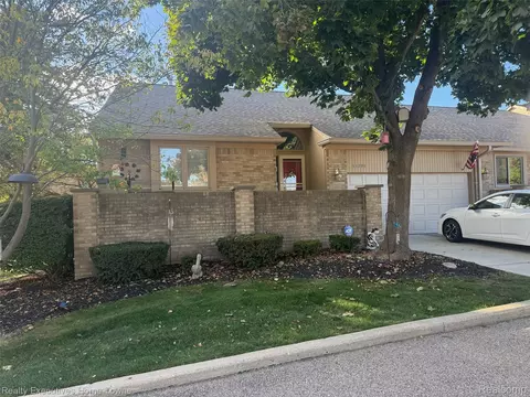 55795 Shelby Rd, Utica, MI 48316