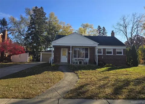 20462 Beech Daly Rd, Redford, MI 48240