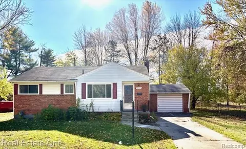 31941 Kathryn St, Garden City, MI 48135