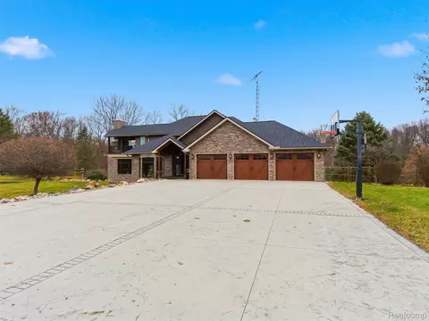 3316 W Newark Rd, Lapeer, MI 48446