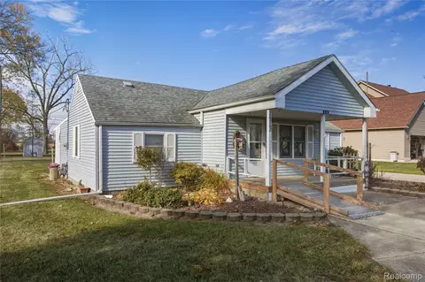 26762 Reaume St, Woodhaven, MI 48183