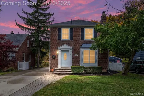 20727 Marter Rd, Grosse Pointe Woods, MI 48236
