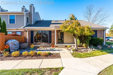 22166 Edgewater, Novi, MI 48375