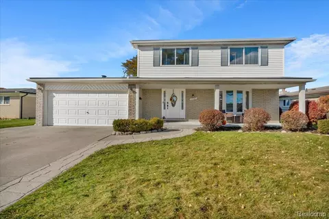 11401 Anna Lisa Dr, Sterling Heights, MI 48312
