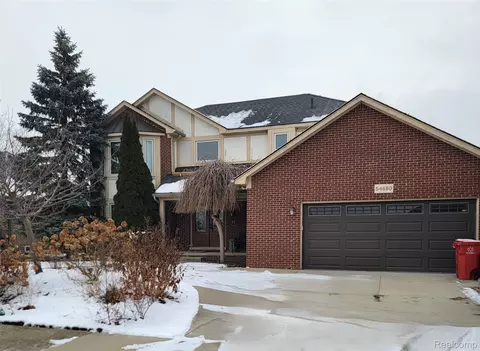 54680 Chickasaw Dr, Macomb, MI 48042