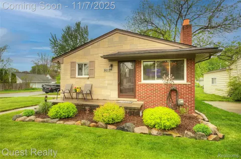 9013 Oporto St, Livonia, MI 48150