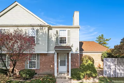 35427 Stillmeadow Ln, Clinton Township, MI 48035