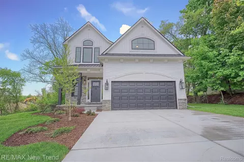 120 W Summit St, Milford, MI 48381