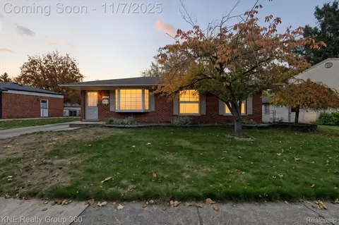 30134 S Stockton Dr, Farmington, MI 48336
