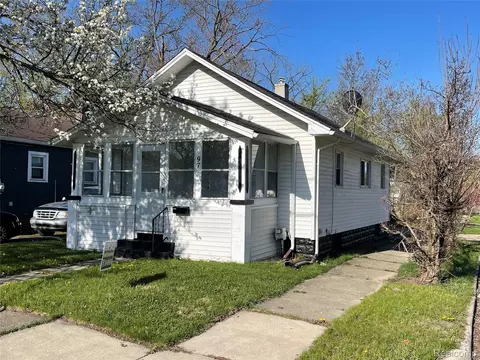 97 N Roselawn St, Pontiac, MI 48342
