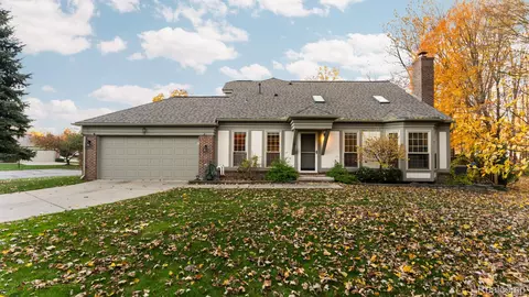 41784 White Tail Ln, Canton, MI 48188