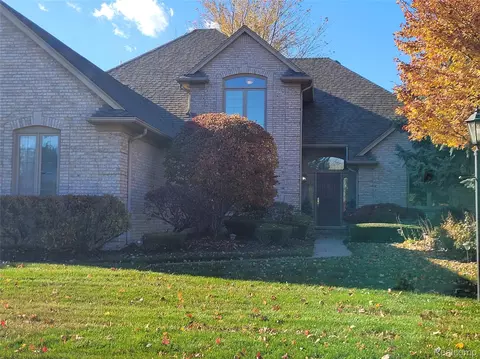 48205 Conifer Dr, Shelby Township, MI 48315