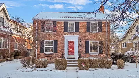 872 University Pl, Grosse Pointe, MI 48230