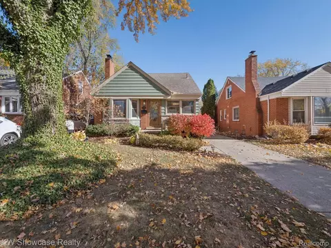 1665 Mansfield Rd, Birmingham, MI 48009