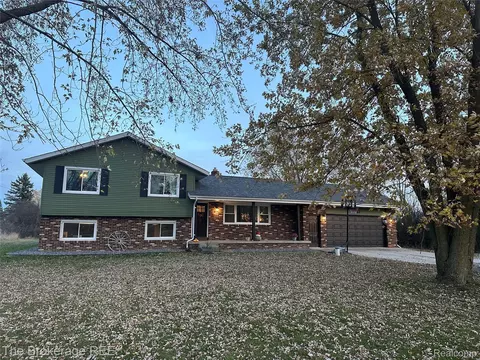 2257 S Oak Rd, Davison, MI 48423
