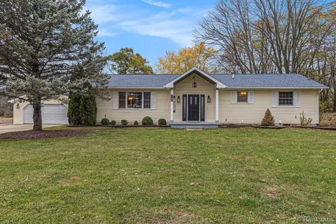 7135 Jordan Rd, Grand Blanc, MI 48439