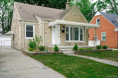 1922 N Wilson Ave, Royal Oak, MI 48073