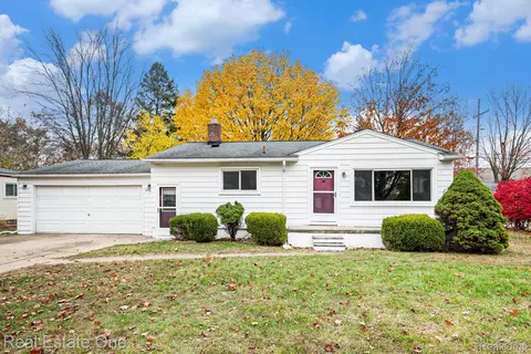 1620 Irwin Dr, Waterford, MI 48327