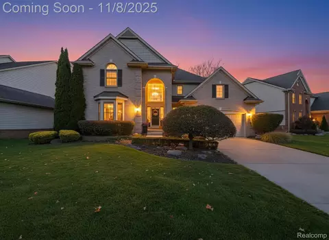 1255 Andover Dr, Wixom, MI 48393
