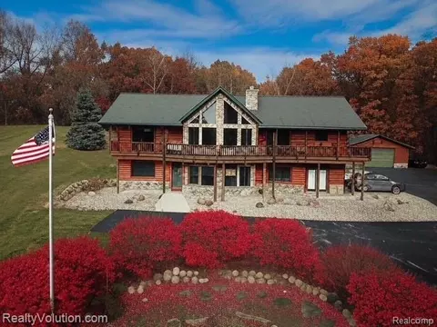 5012 Vista Bay Trl, Goodrich, MI 48438