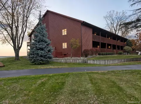 331 Lakeview #18, Port Austin, MI 48467