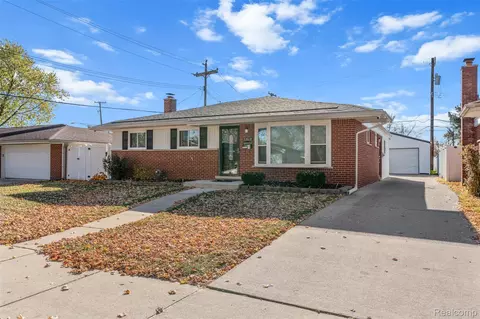 22018 Timberidge St, Saint Clair Shores, MI 48082