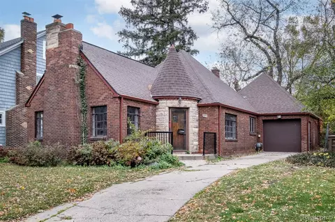 207 Navajo Ave, Pontiac, MI 48341