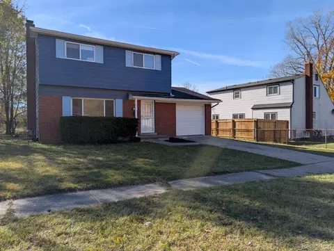 2910 Hampstead Dr, Flint, MI 48506