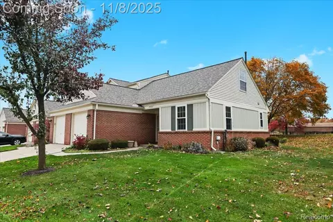 43576 Yorkville Dr #27, Canton, MI 48188