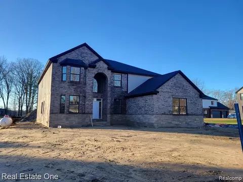 4540 Tallman Dr, Troy, MI 48085