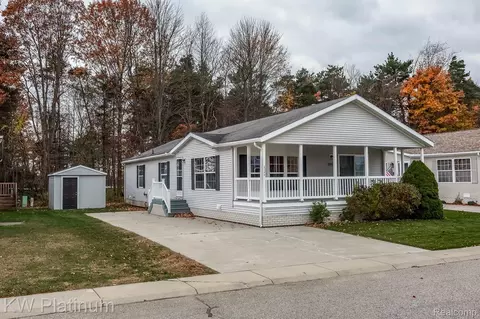6140 S Branch Ln, Kimball, MI 48074