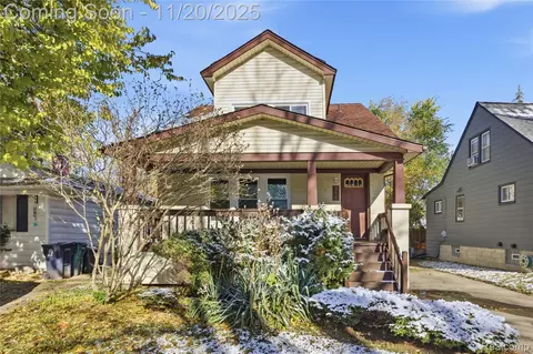214 Woodsboro Dr, Royal Oak, MI 48067