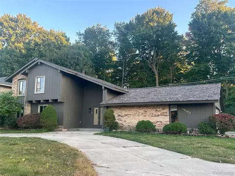 34603 Oak Frst, Farmington Hills, MI 48331