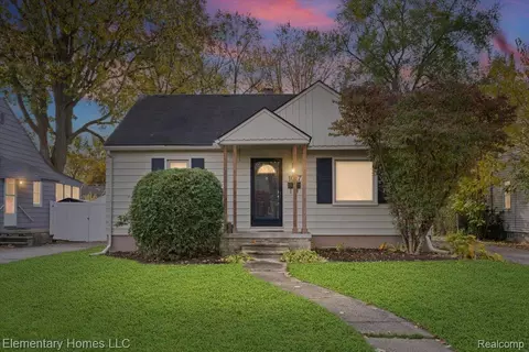 1017 Woodsboro Dr, Royal Oak, MI 48067