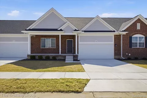 1468 Lincoln St, Lapeer, MI 48446