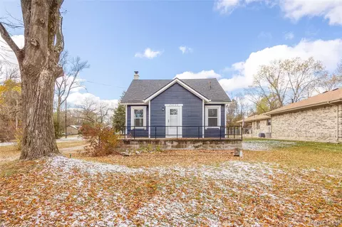 20203 Hubbard St, Livonia, MI 48152