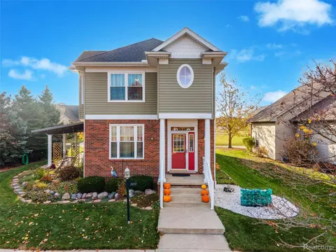 26738 Canterbury Cir, Huron, MI 48164