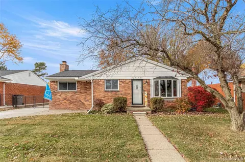 35615 Shook Ln, Clinton Township, MI 48035