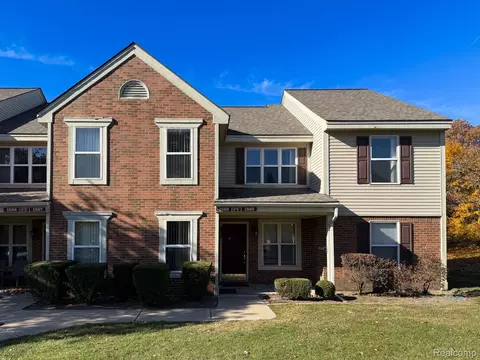 1589 Oneil Cir, Rochester Hills, MI 48307