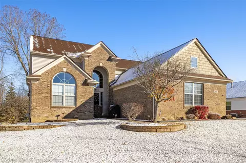4881 Spring Meadow Dr, Independence, MI 48348