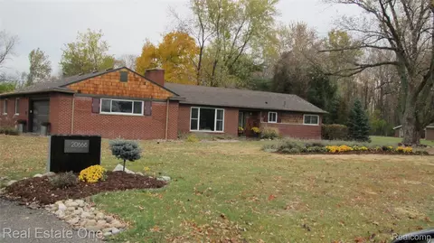 20666 Southome St, Southfield, MI 48076