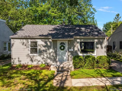 3221 Goodrich St, Ferndale, MI 48220