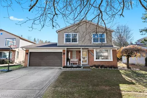 10496 Chestnut Ct, Plymouth, MI 48170