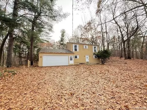 3761 Sandy Dr, Metamora, MI 48455