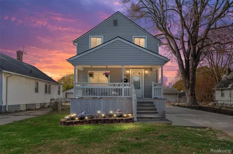22761 Melrose Ave, Eastpointe, MI 48021