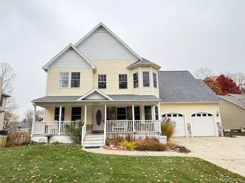 1075 Crystal Wood Dr, Davison, MI 48423
