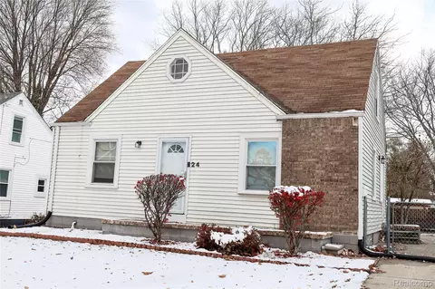 24 Alter Ct, Mount Clemens, MI 48043