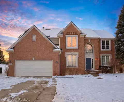 1205 Tulberry Cir, Rochester, MI 48306