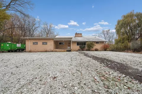 21697 Mcclung Ave, Southfield, MI 48075