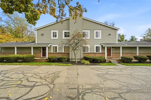 2084 Woodrow Wilson Blvd, West Bloomfield, MI 48324